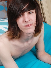 teens,small tits,skinny,shaved,erotic,softcore,solo,short hair