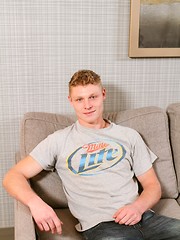 cumshots,jackoff,masturbation,shaved,solo,studs,brown hair,jeans